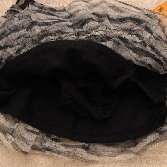 New Sonoma 18mos Zebra Skirt with shorts Girls - Picture 5 of 5